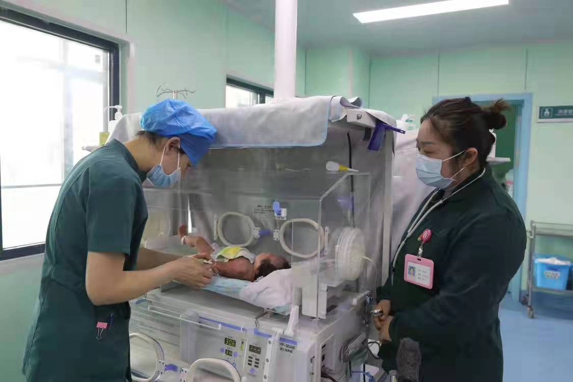 【湖北日報】女神節，"白衣天使"堅守崗位呵護健康 ?